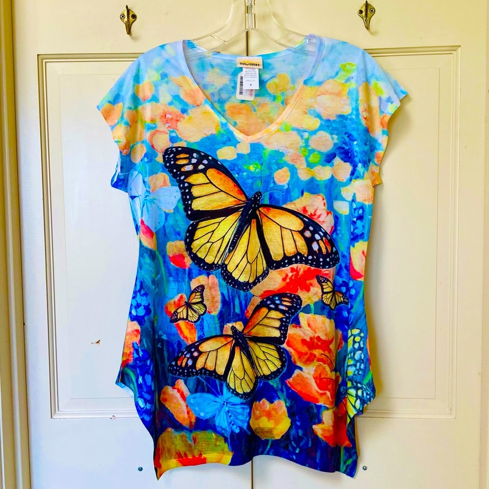 🦋🐝NWT Butterfly Top by Sunshirt🐝🦋